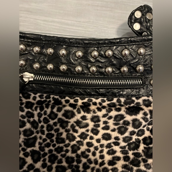 Vintage Revolution Leopard Print Black Studded Crossbody Women's Bag 10”x10” - Picture 3 of 8
